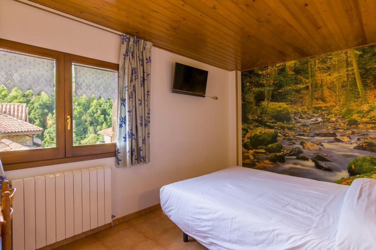 Hostal Cal Mestre Vilallonga de Ter Exterior foto